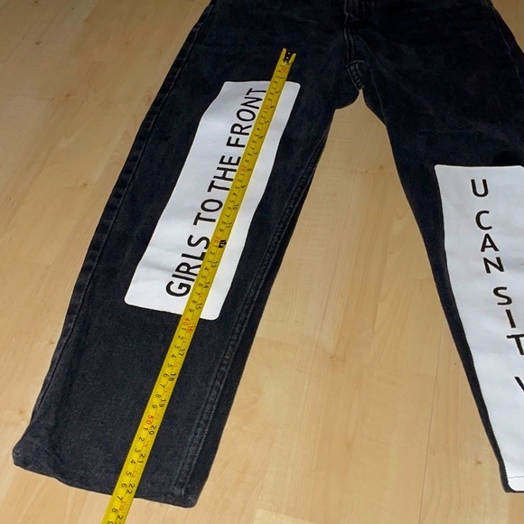 Monki ASOS Taiki Badge Mom Jeans size 24 gently preloved - Picture 7 of 11